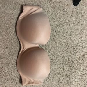 🍍Strapless body by Victoria lined nude bra🍍